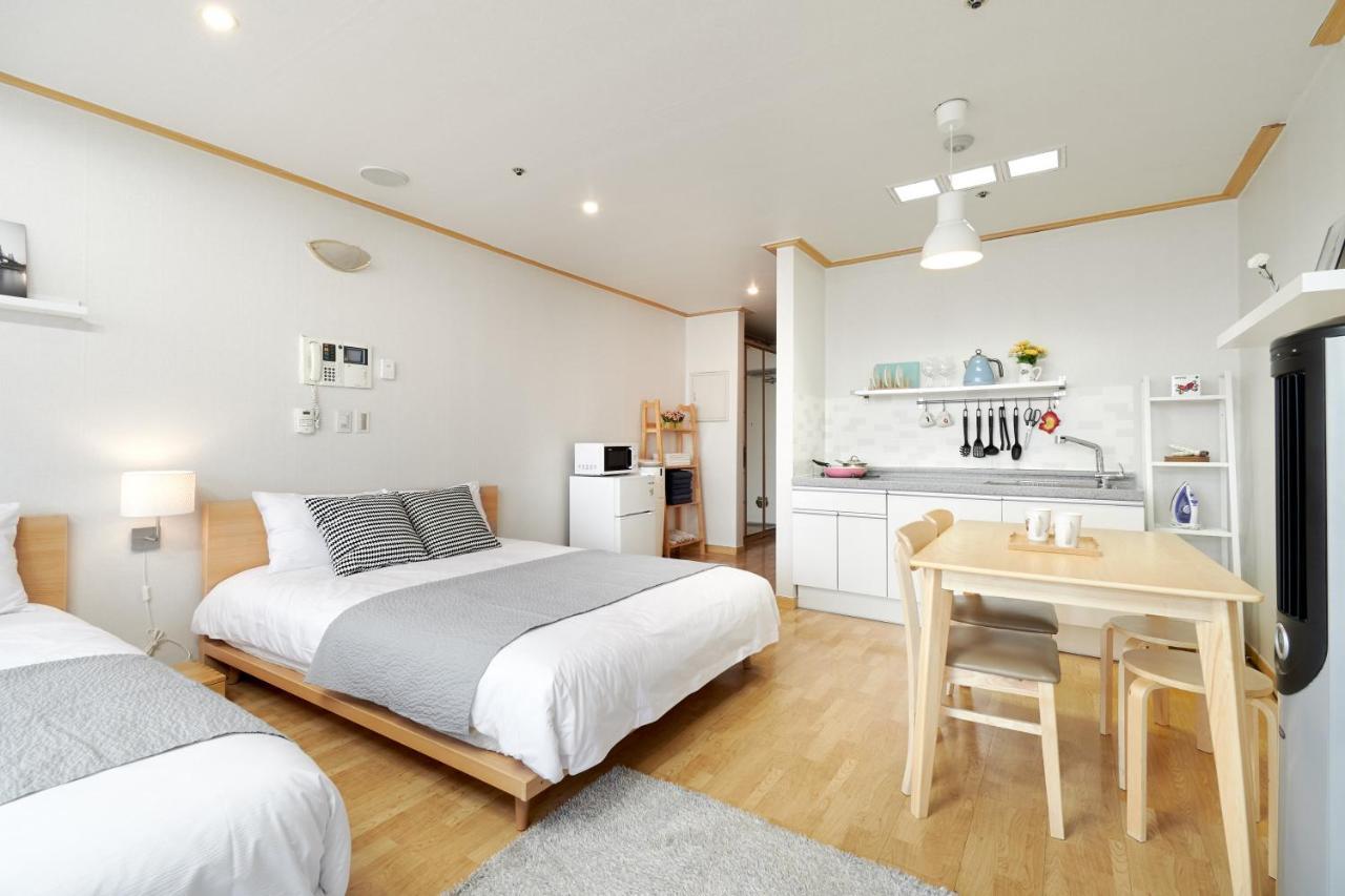Willow House Hongdae Seoul Bagian luar foto